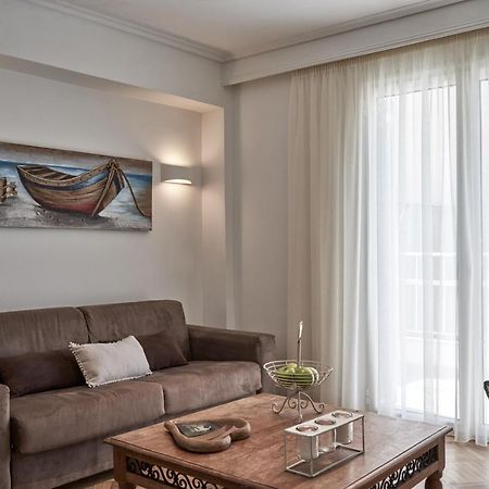 Marvelous N Bright Apt Next To Megaro Mousikis Atenas Exterior foto