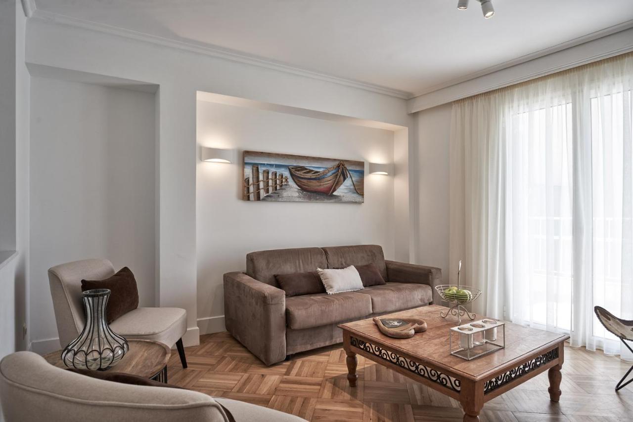 Marvelous N Bright Apt Next To Megaro Mousikis Atenas Exterior foto
