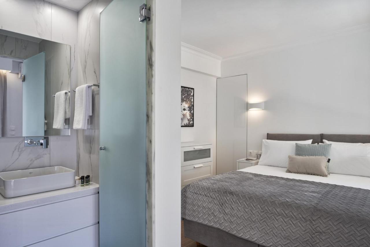 Marvelous N Bright Apt Next To Megaro Mousikis Atenas Exterior foto